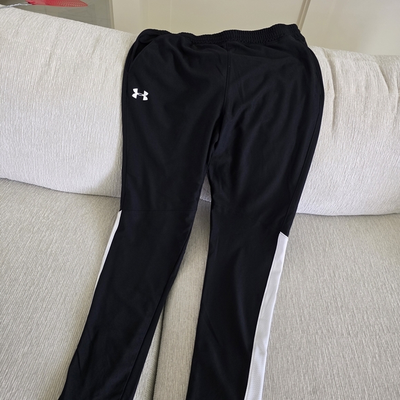 Under Armour Black Fitted Joggers with White Stripes LARGE - Picture 1 of 5
